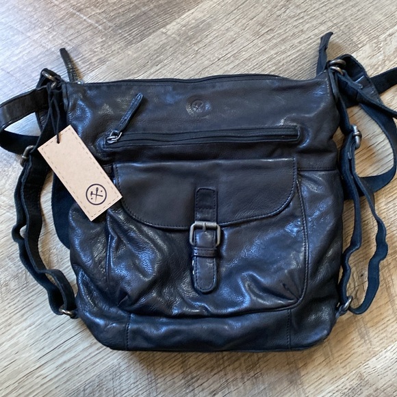 Hide and Stitches Black Leather Purse/Crossbody Bag - Picture 3 of 10